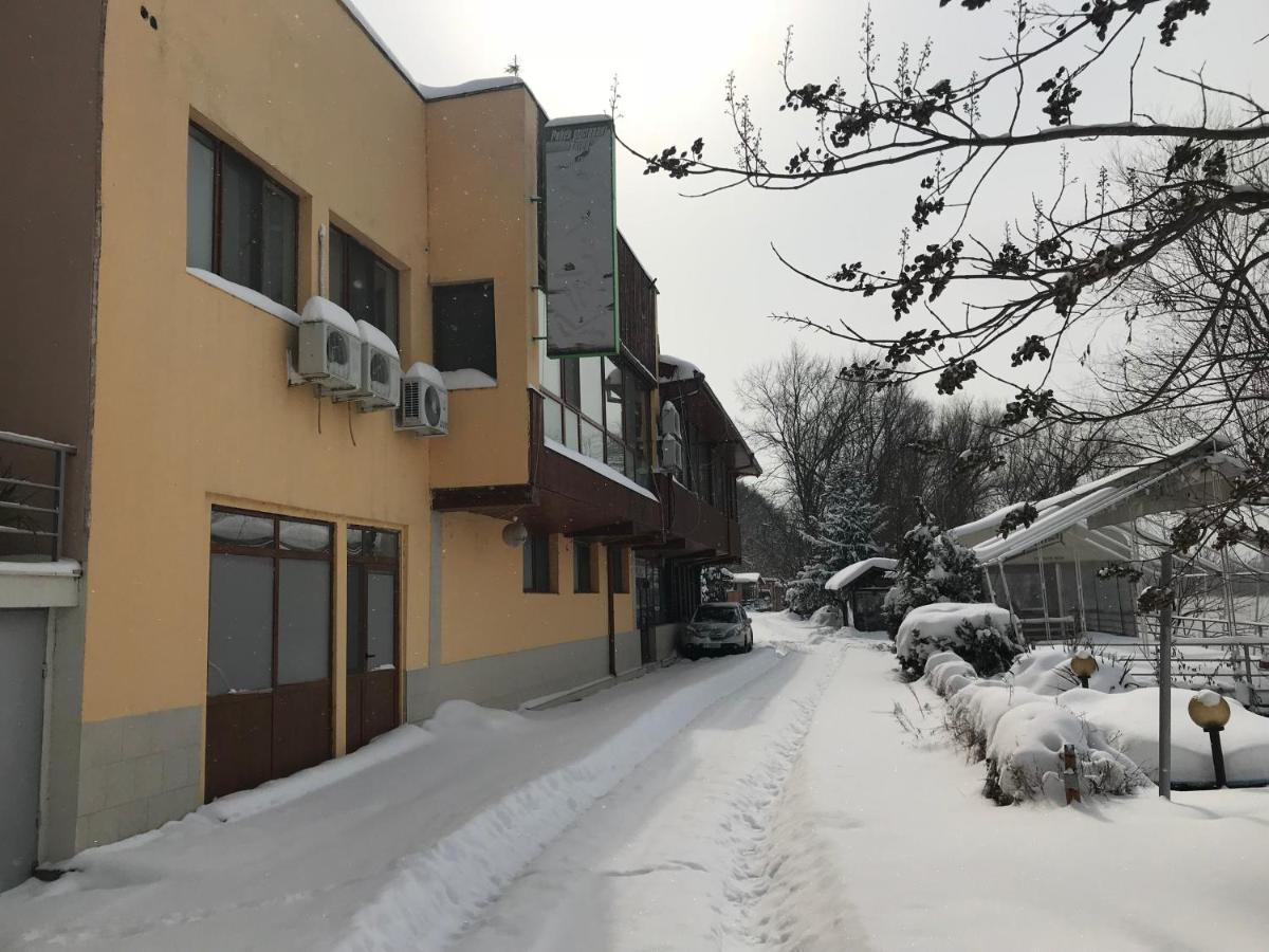 Family Hotel - Relax Ruse Exterior photo